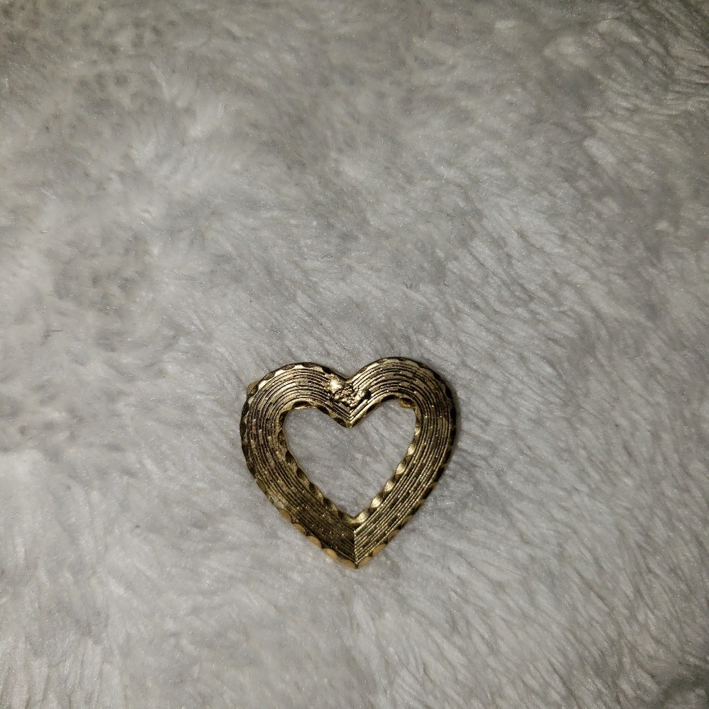 Antique 10k Gold Heart Pin